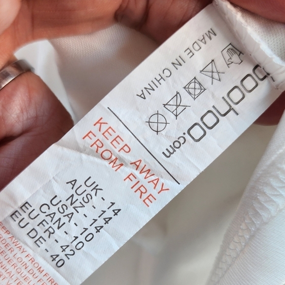 Boohoo White Lace Top Skater Mini Dress Women's Size 10 V-Neck Short Sleeve EUC - Picture 10 of 12